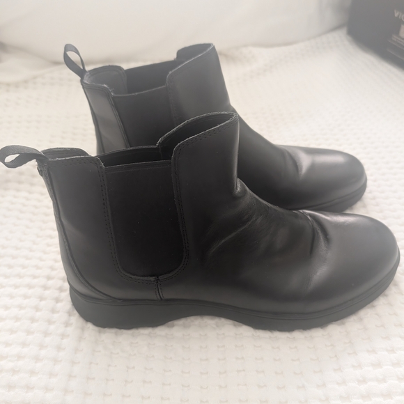 Vionic Women's Black Chelsea Boots 9.5 - Picture 3 of 5